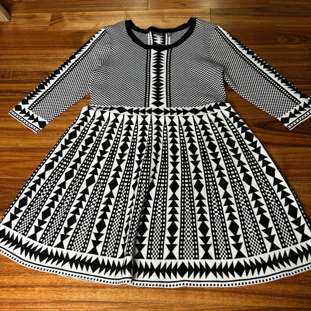 Womens Black & White‎ Geometric Print Fit & Flare Long Sleeve Dress